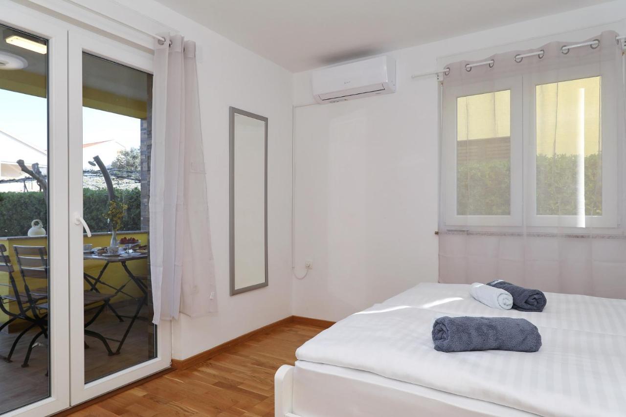 Apartments Oliva Врси Екстер'єр фото