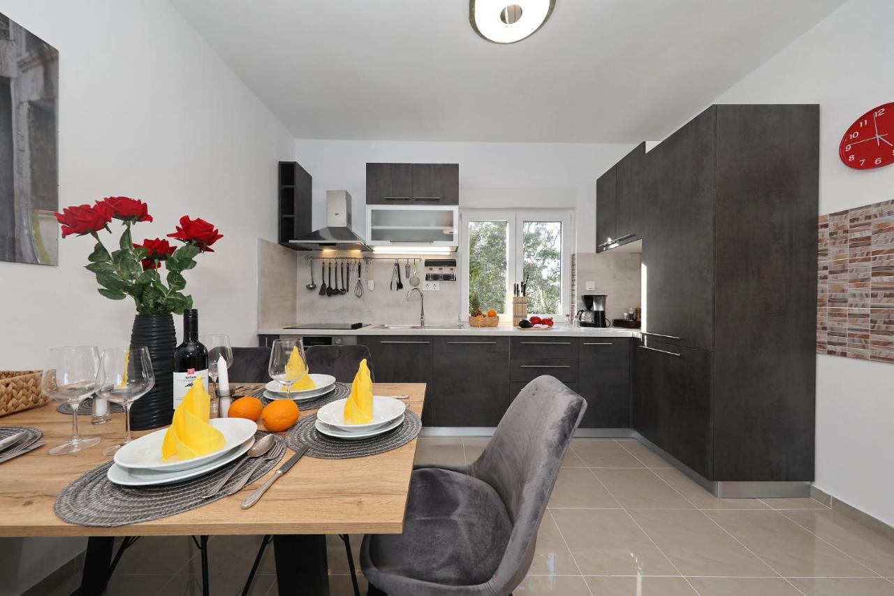 Apartments Oliva Врси Екстер'єр фото
